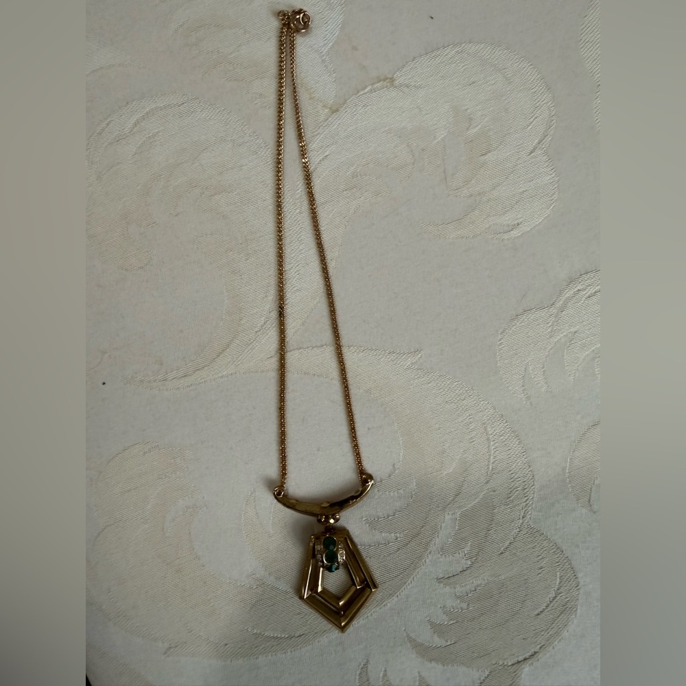 Vintage Gold Tone Art Deco Geometric Pendant Necklace Green Rhinestone Chain‎